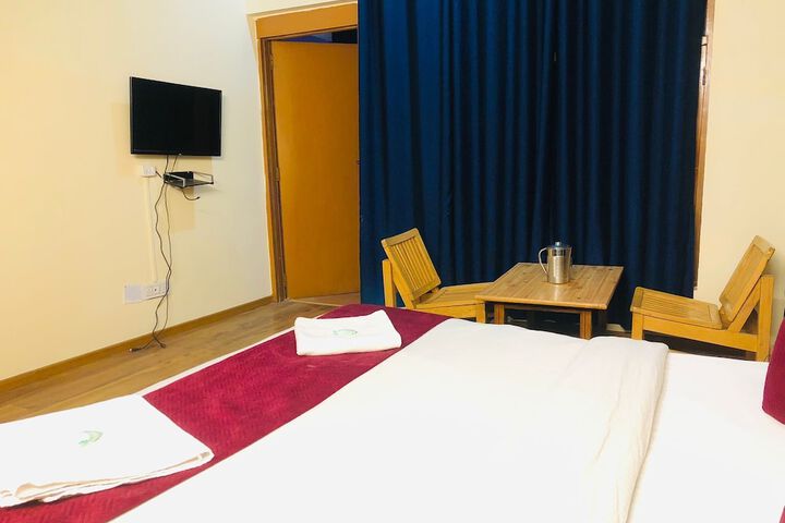 Room 8 of 36