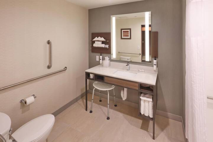 Room 32 of 58