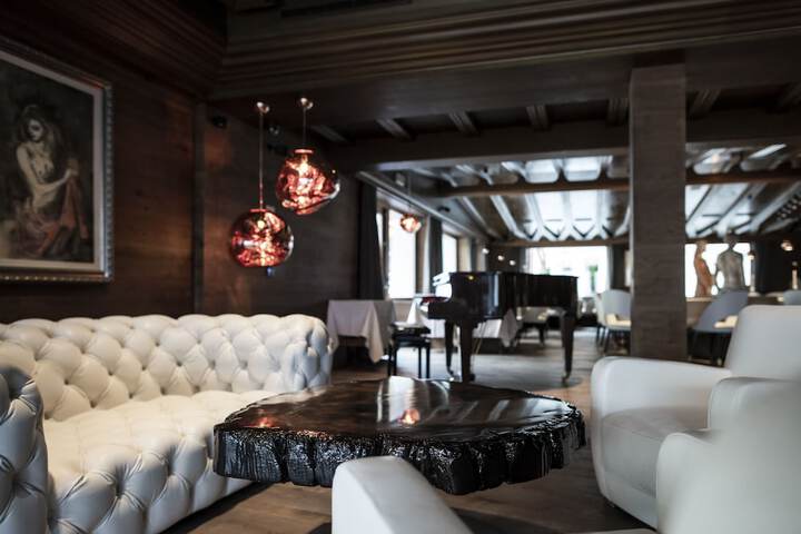 Hotel Interior 3 of 91