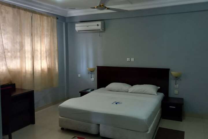 Room 14 of 21