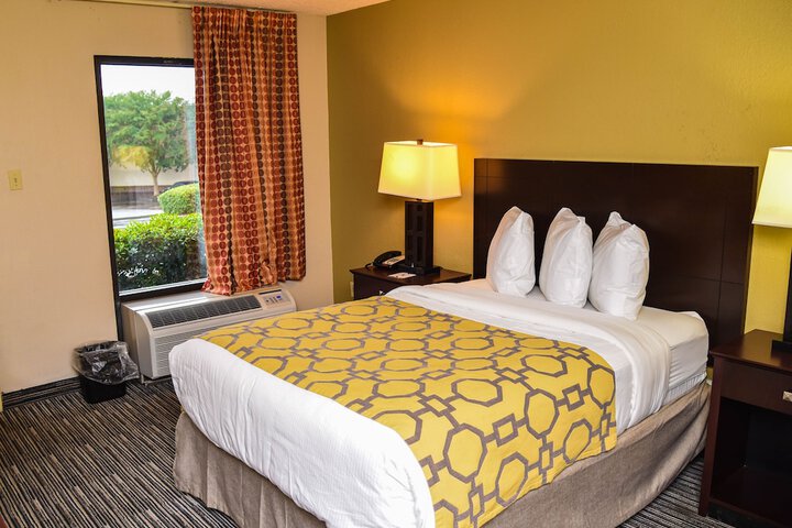 2 Double Beds (14 of 18)