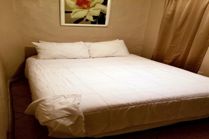 Room 8 of 66