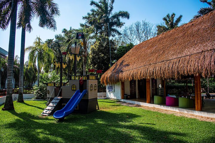 Hotel Exterior 145 of 167