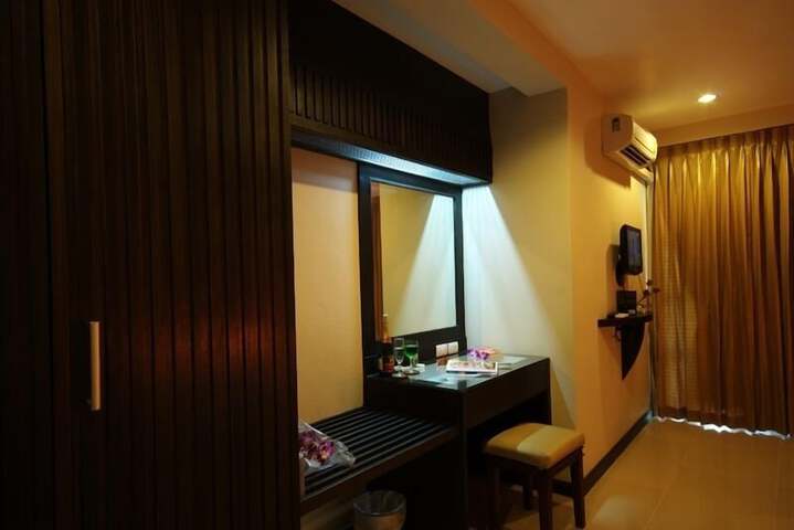 Room 21 of 31