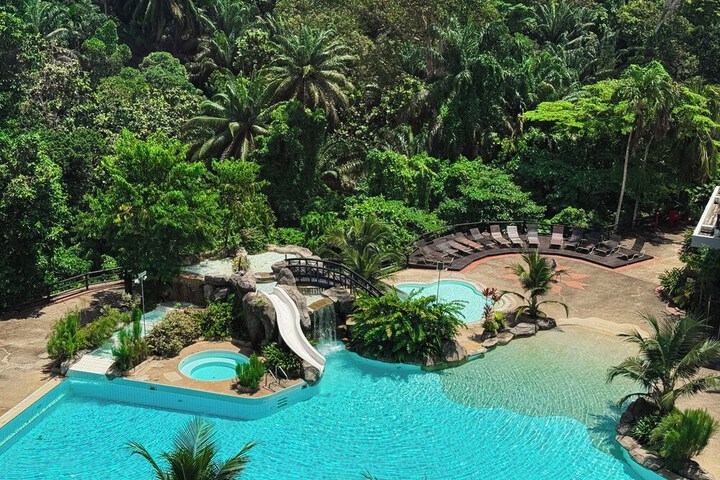 Pool 42 of 69