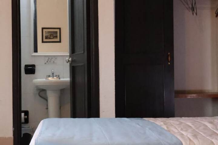 Room 13 of 22
