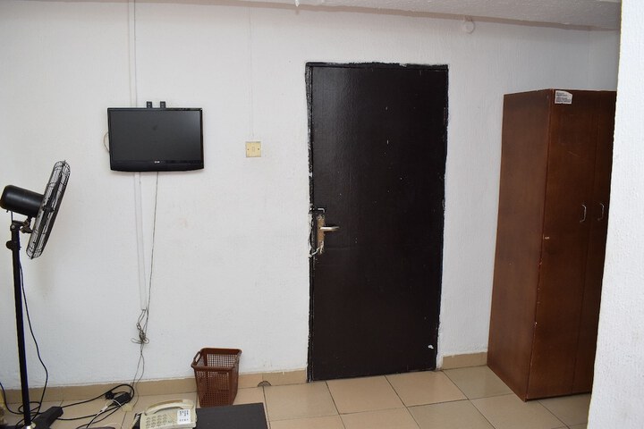 Room 6 of 26