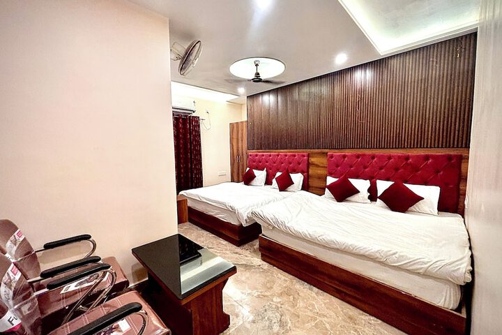 Room 15 of 32
