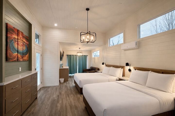 Room 8 of 28
