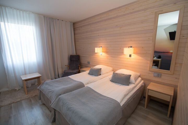 Room 4 of 63
