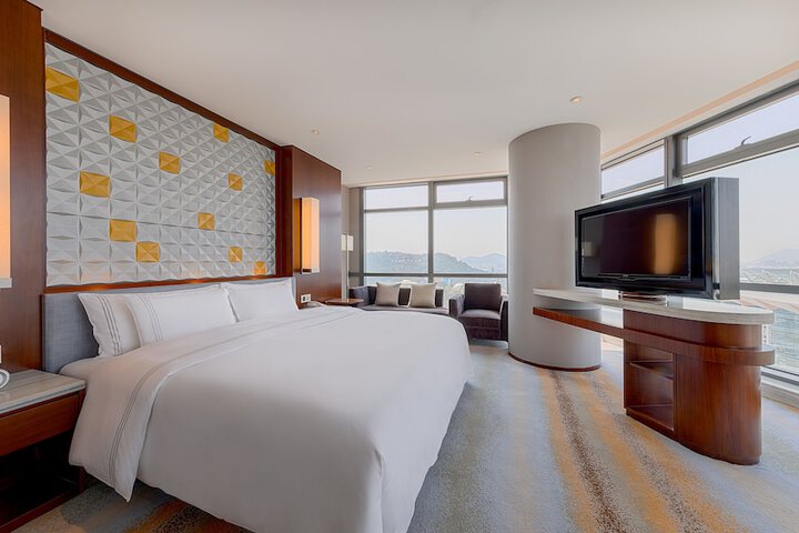 Room 2 of 91