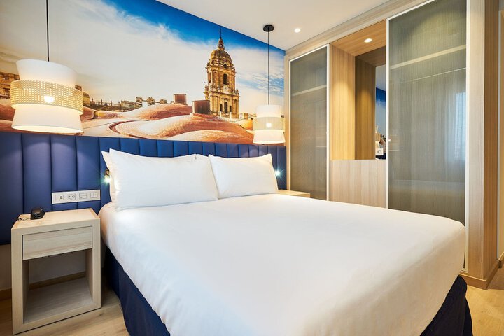 Room 5 of 43