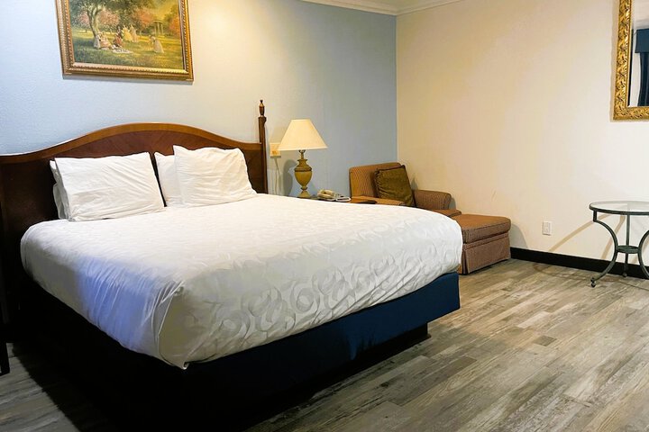 1 King Bed (12 of 80)