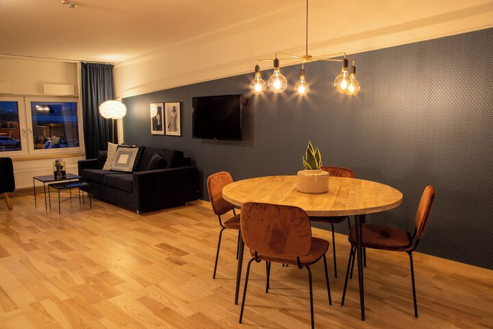 Room 12 of 28