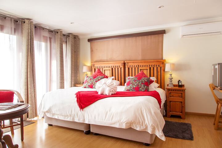 Room 5 of 63