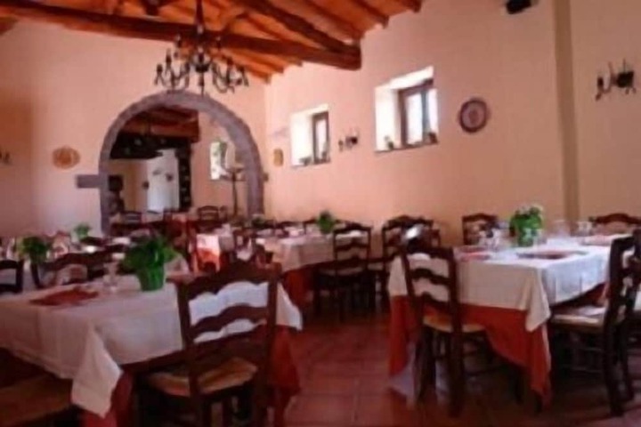 Dining 6 of 14