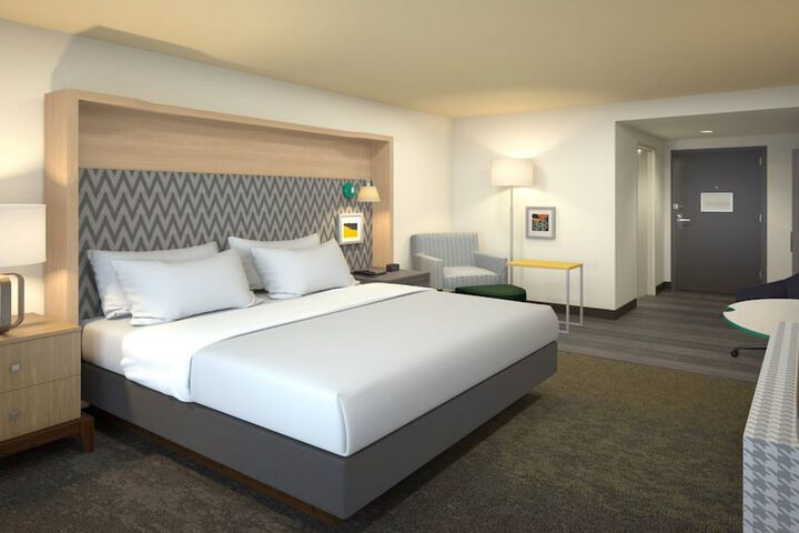 Standard | King Bed (5 of 11)