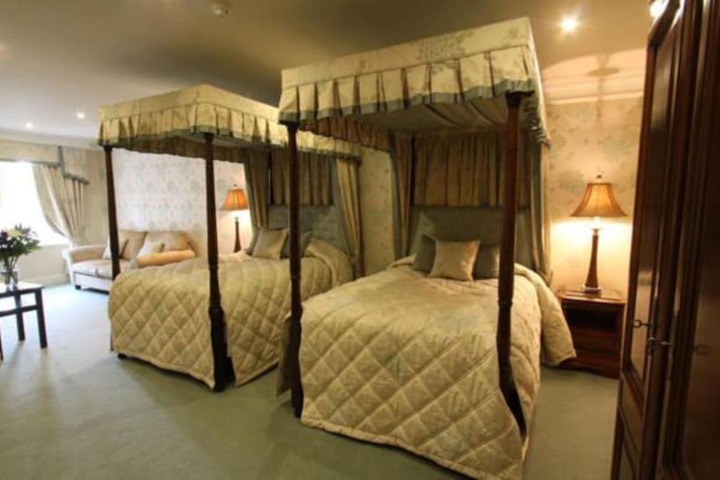 Room 7 of 80