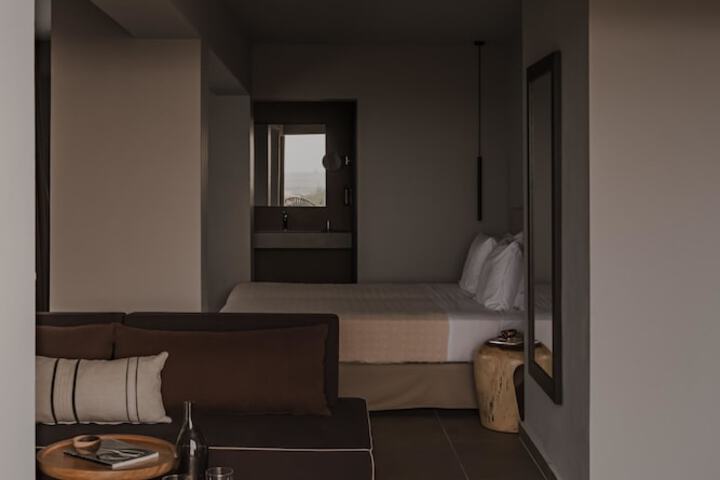 Room 28 of 221