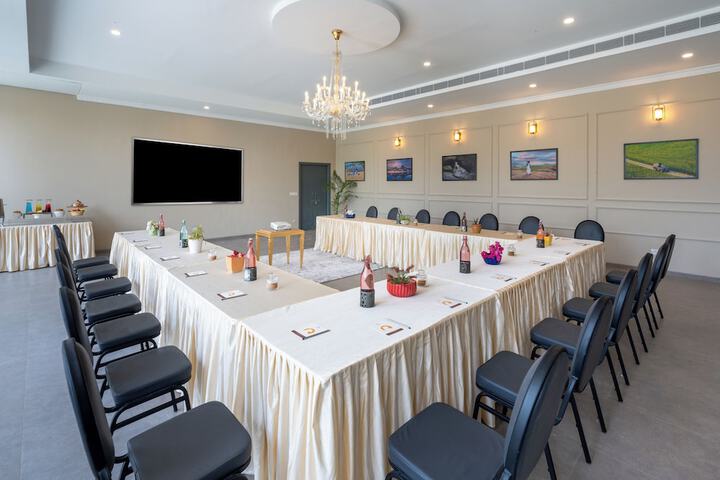Ballroom/Hall 88 of 123