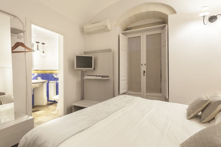 Room 17 of 101