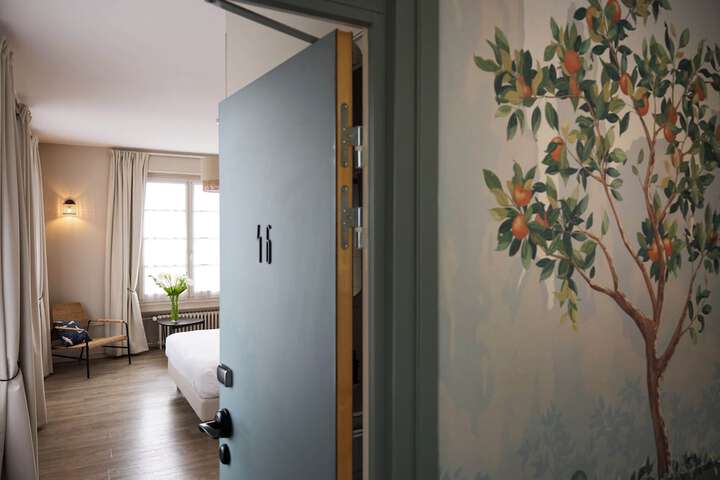 Room 33 of 94