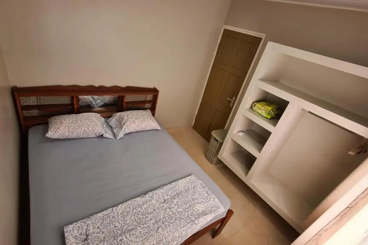 Room 2 of 2