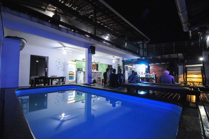 Hotel Pool