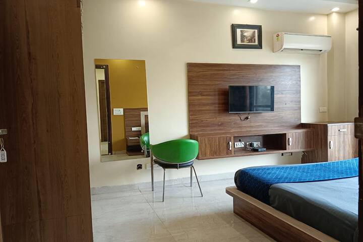 Room 14 of 44