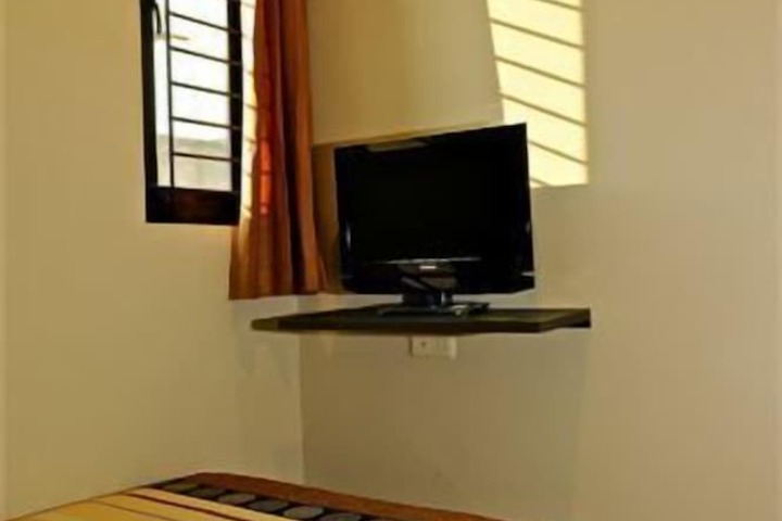 Room 5 of 15