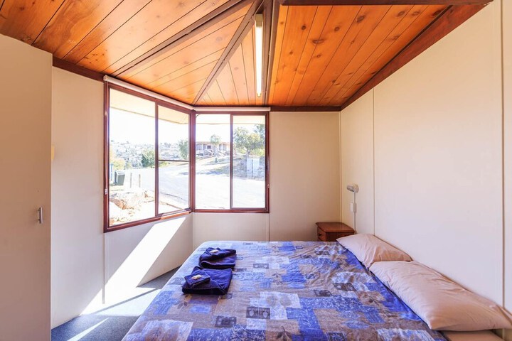 Room 6 of 25