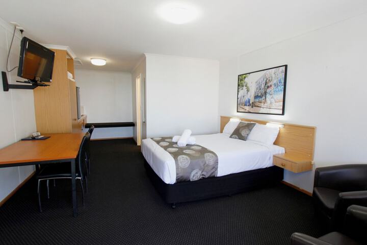 Room 2 of 60