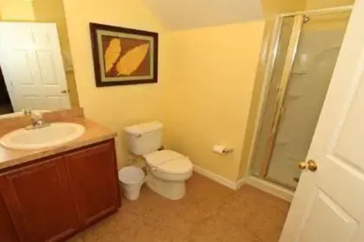 Room 5 of 10