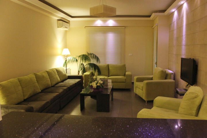Room 34 of 82