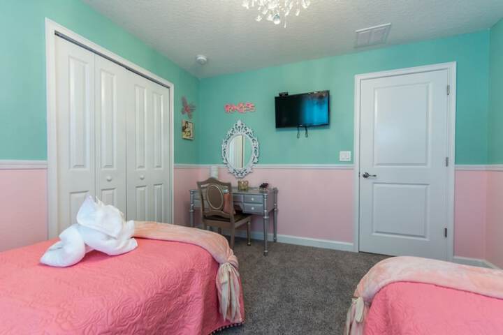 Room 7 of 36