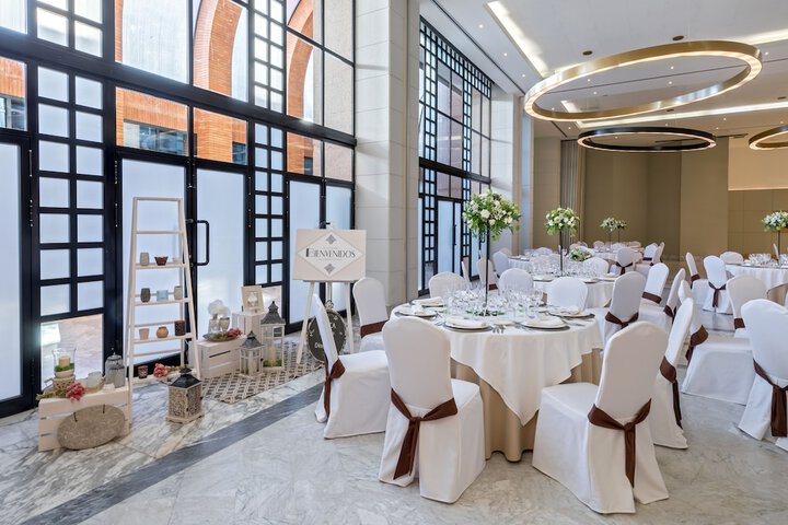 Ballroom/Hall 57 of 74