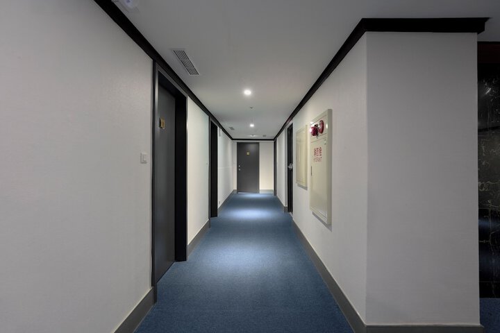 Ballroom/Hall 38 of 44