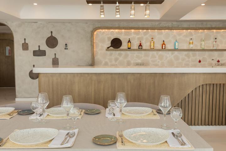 Dining 56 of 74
