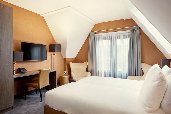 Room 15 of 125