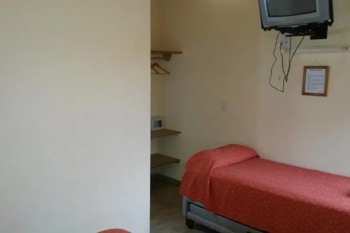Room 3 of 27