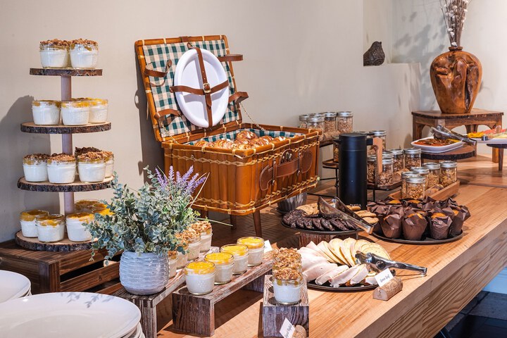 Breakfast/Coffee Service 41 of 66