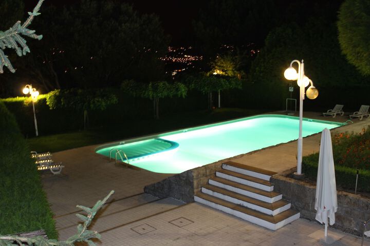 Pool 12 of 26