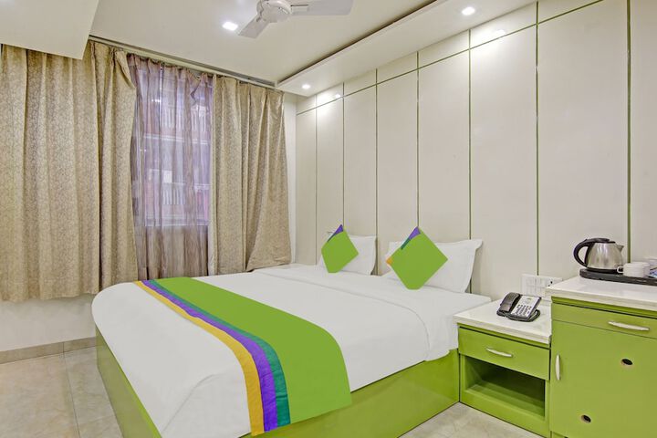 Room 15 of 38