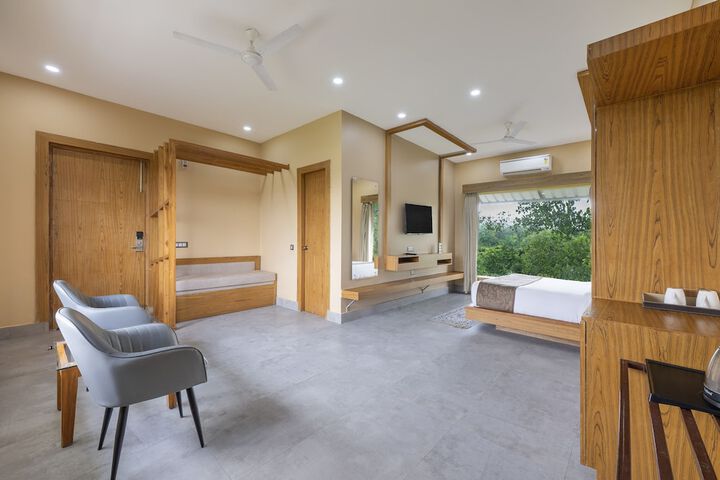 Room 18 of 74