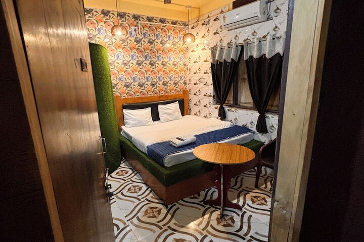 Room 5 of 30