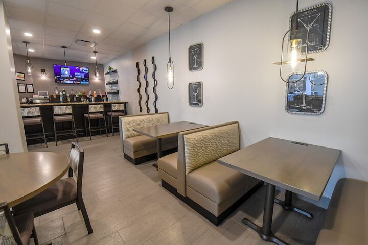 Lobby lounge