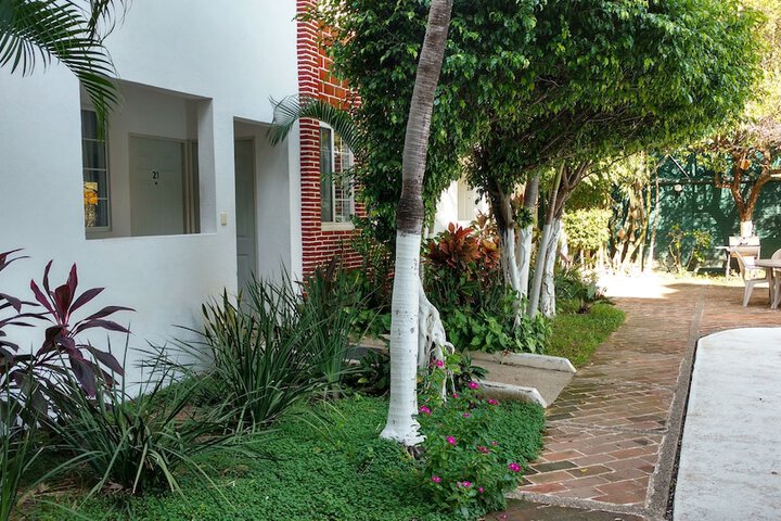 Hotel Exterior 41 of 42