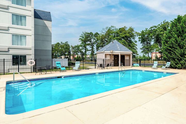 Pool 24 of 43