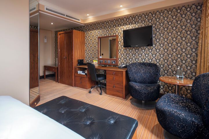 Room 9 of 97
