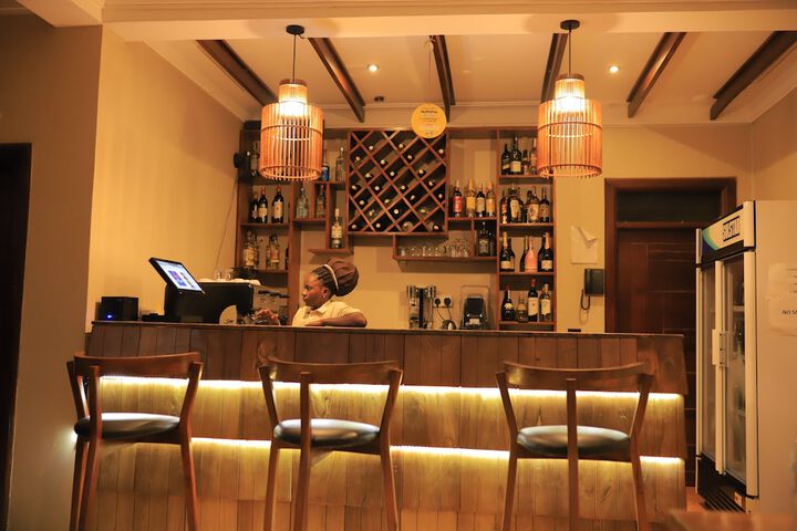 Lounge 18 of 20